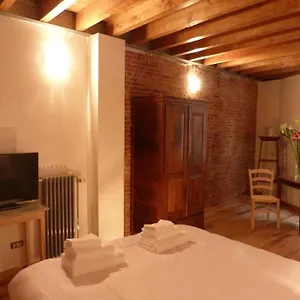 Homestay L'auberge De L'eclipse, Brussels