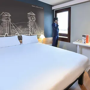 Ibis Charleroi Airport Brussels South Флёрюс