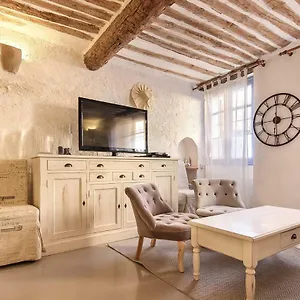 https://bijou-apartment-in-old-town-antibes.fr-provencehotel.com